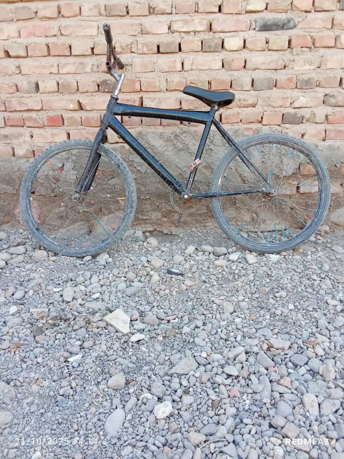 دوچرخه|دوچرخه، اسکیت، اسکوتر|خاش, |دیوار