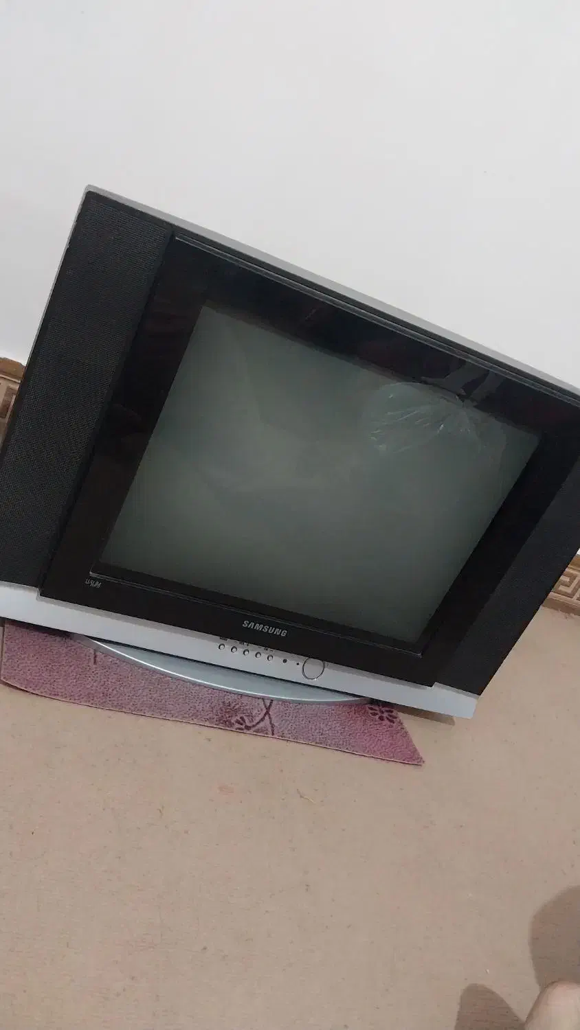 تلوزیون ۲۱اینج سامسونگ|تلویزیون و پروژکتور|خرمآباد, |دیوار