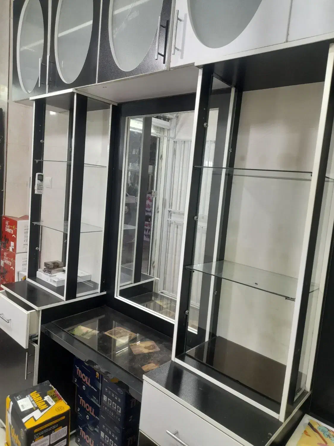 دکور کامل آرایشگاه مردانه|آرایشگاه و سالنهای زیبایی|فردوسیه, |دیوار