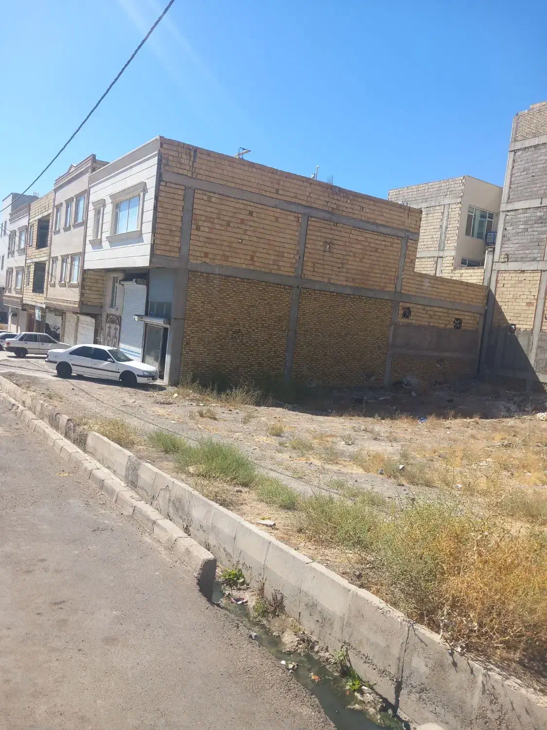 الهیه بازارچه ۲۰۰ متر تمام بنا تجاری مسکونی|فروش زمین و ملک کلنگی|زنجان, |دیوار