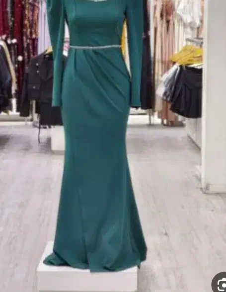 لباس مجلسی|لباس|قم, حکمت شمالی|دیوار