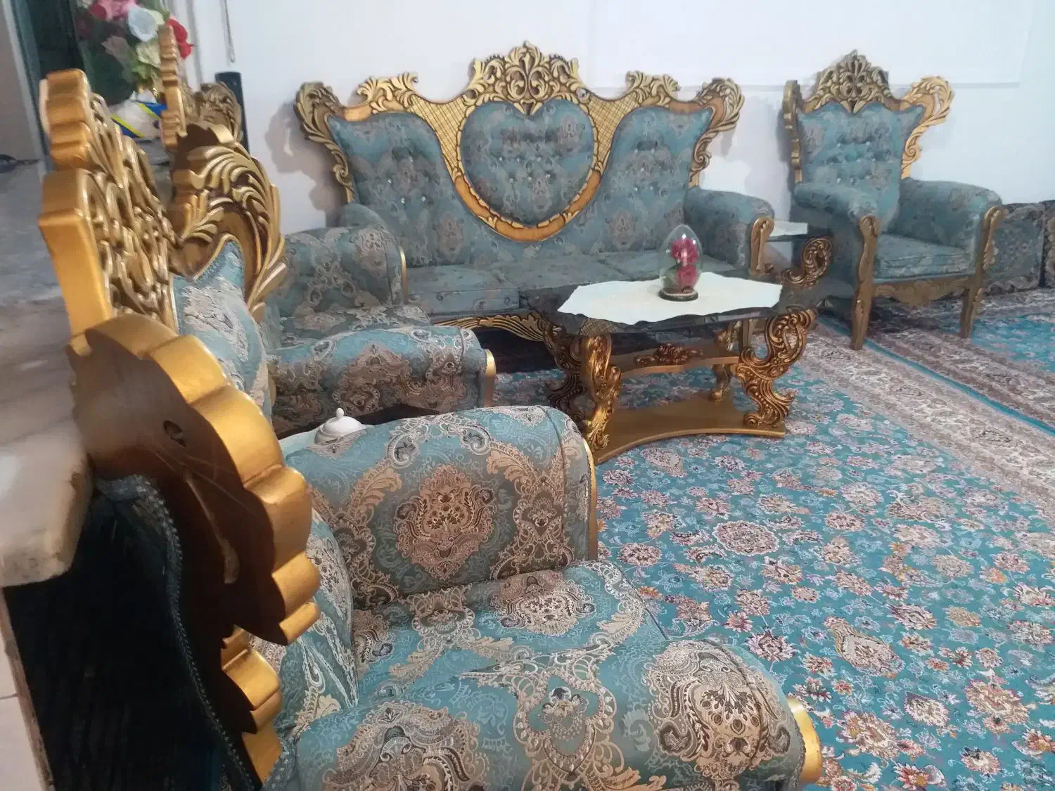 مبل 7نفره سلطنتی سفارشی|مبلمان خانگی و میز عسلی|نسیم‌شهر, |دیوار