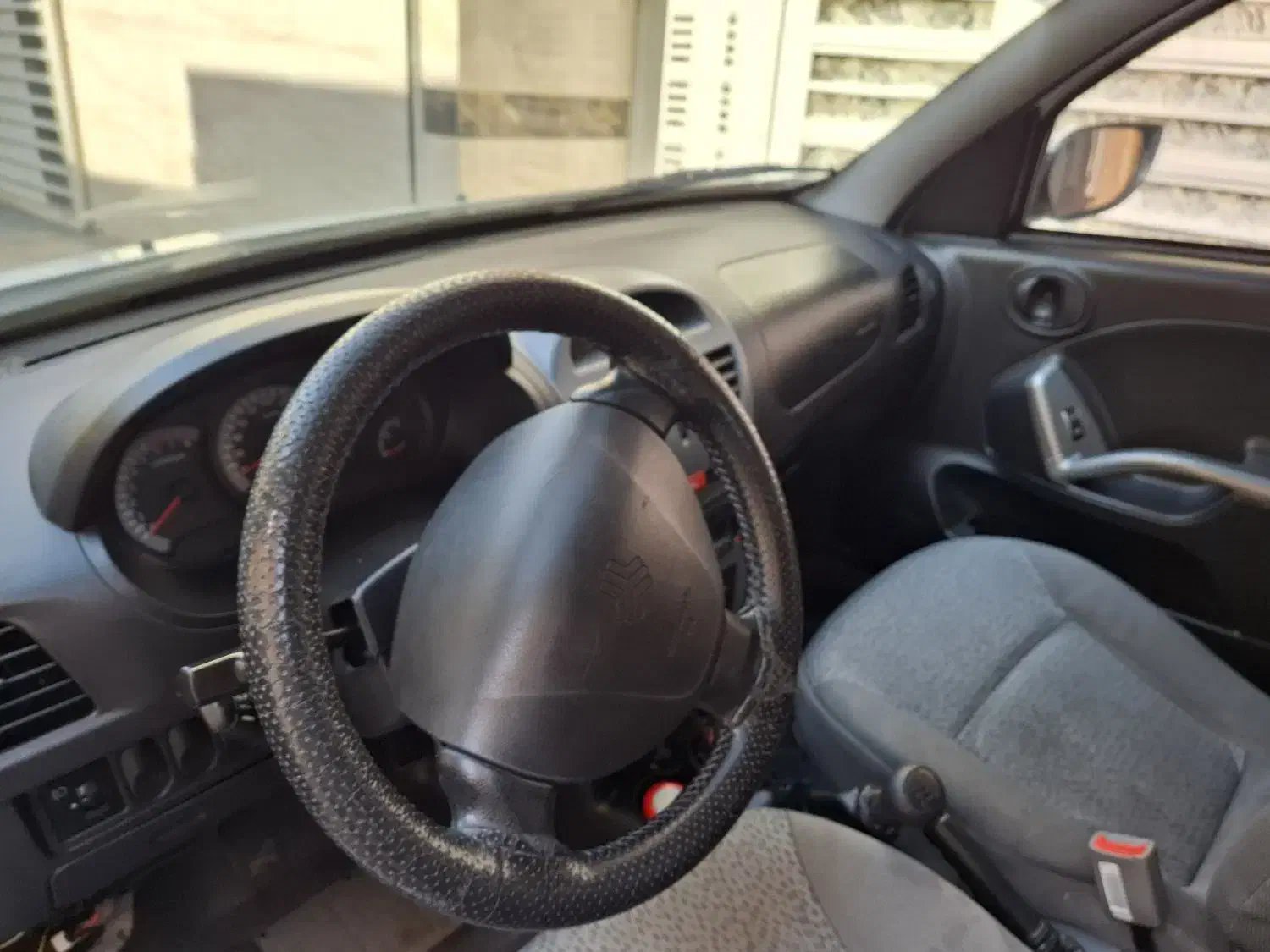 ساینا سفید ۹۸|خودرو سواری و وانت|اصفهان, وحید|دیوار