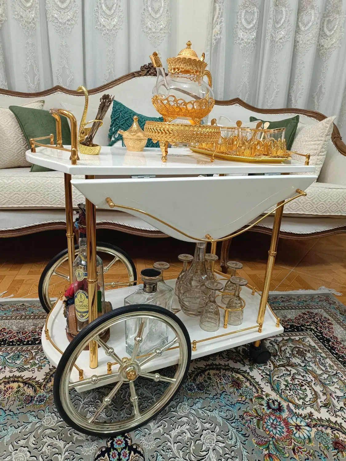 میز بار سفید|صنایع دستی و سایر لوازم تزئینی|تهران, تختی|دیوار
