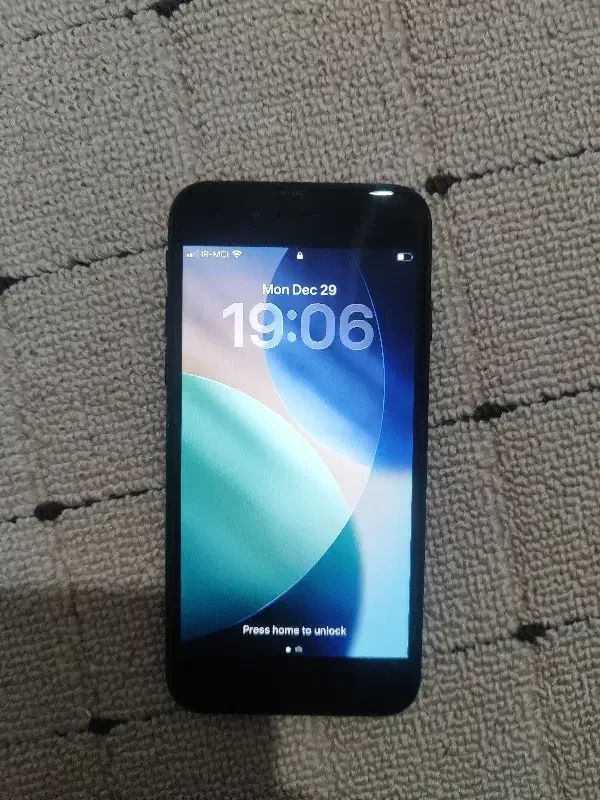 iphone se 2020|موبایل|کوهدشت, |دیوار