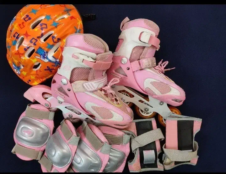 کفش اسکیت|دوچرخه، اسکیت، اسکوتر|اصفهان, تخت فولاد|دیوار