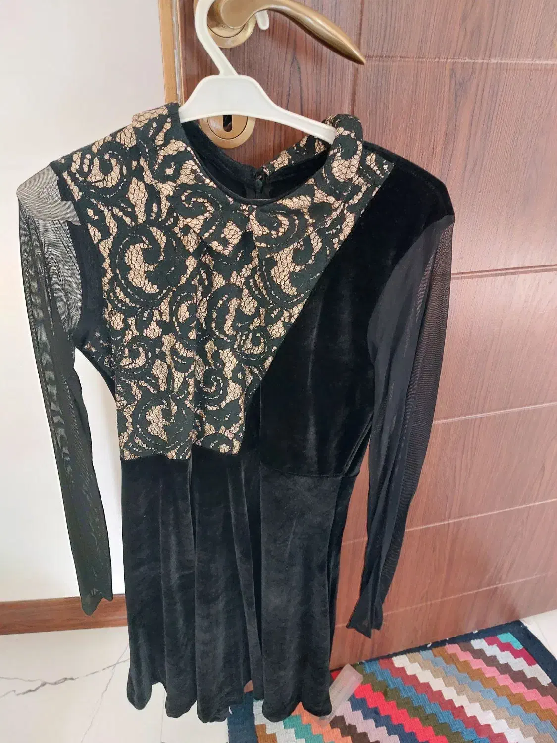 یک پیراهن کوتاه مجلسی و یک پالتو|لباس|سمنان, |دیوار