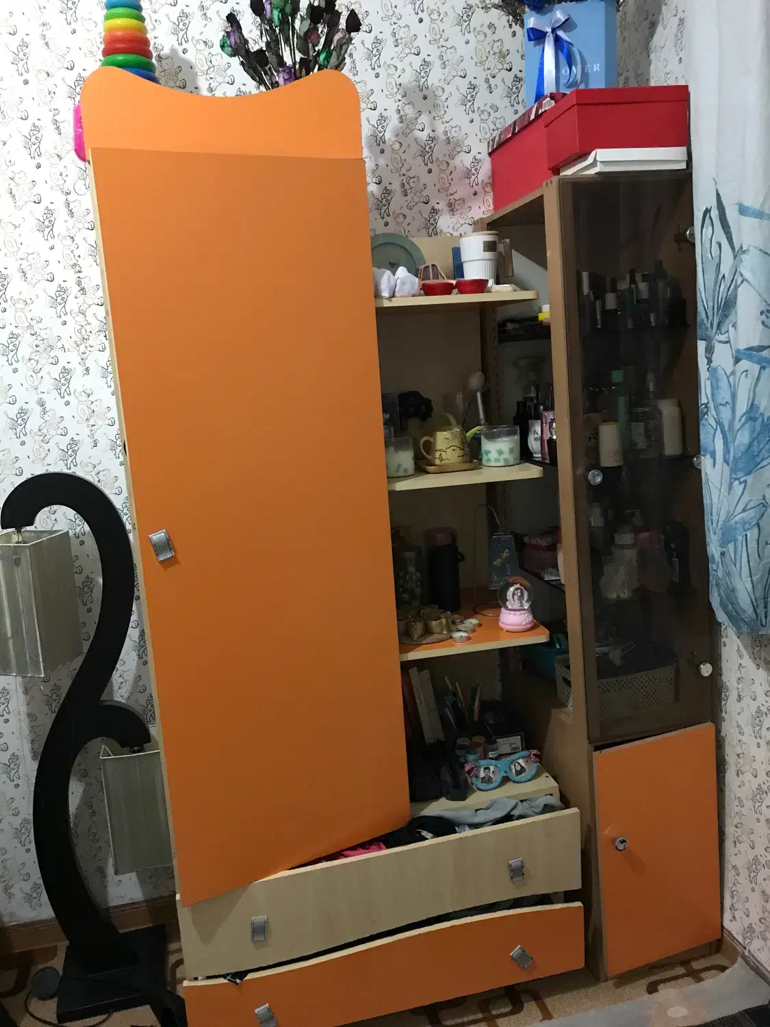 تخت دونفره و کمد به همراه بوفه|تخت و سرویس خواب|کرمان, |دیوار