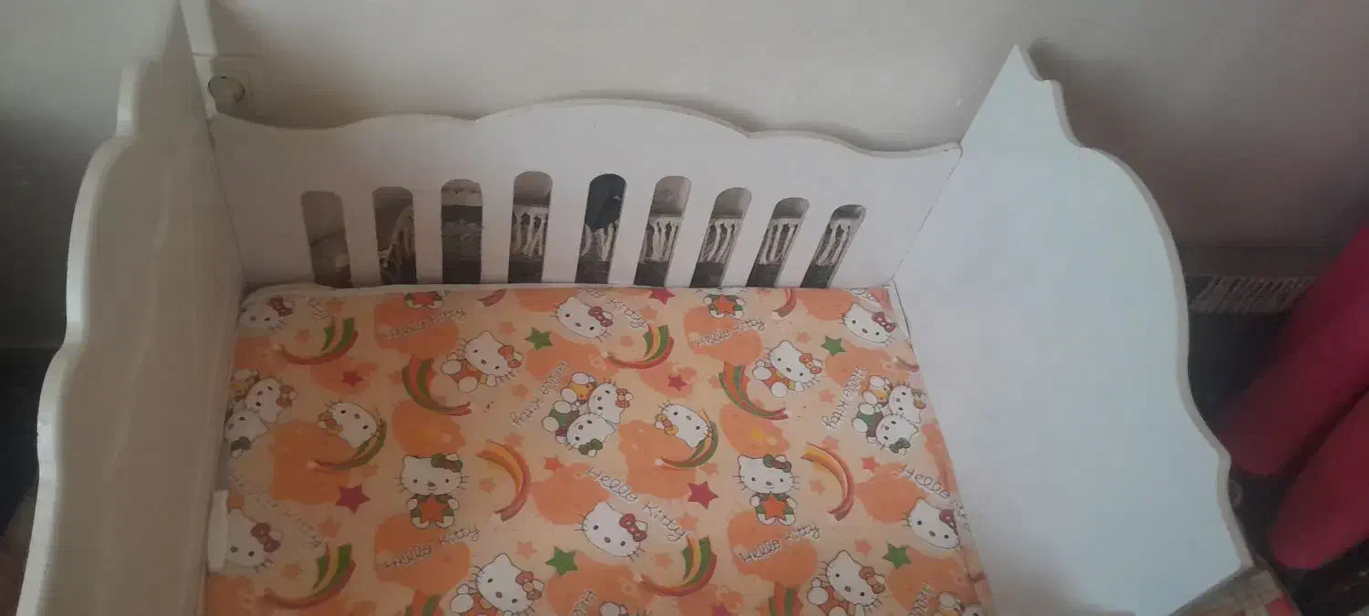 تخت نوزاد|تخت و صندلی بچه|پاکدشت, پاکدشت (مامازند)|دیوار