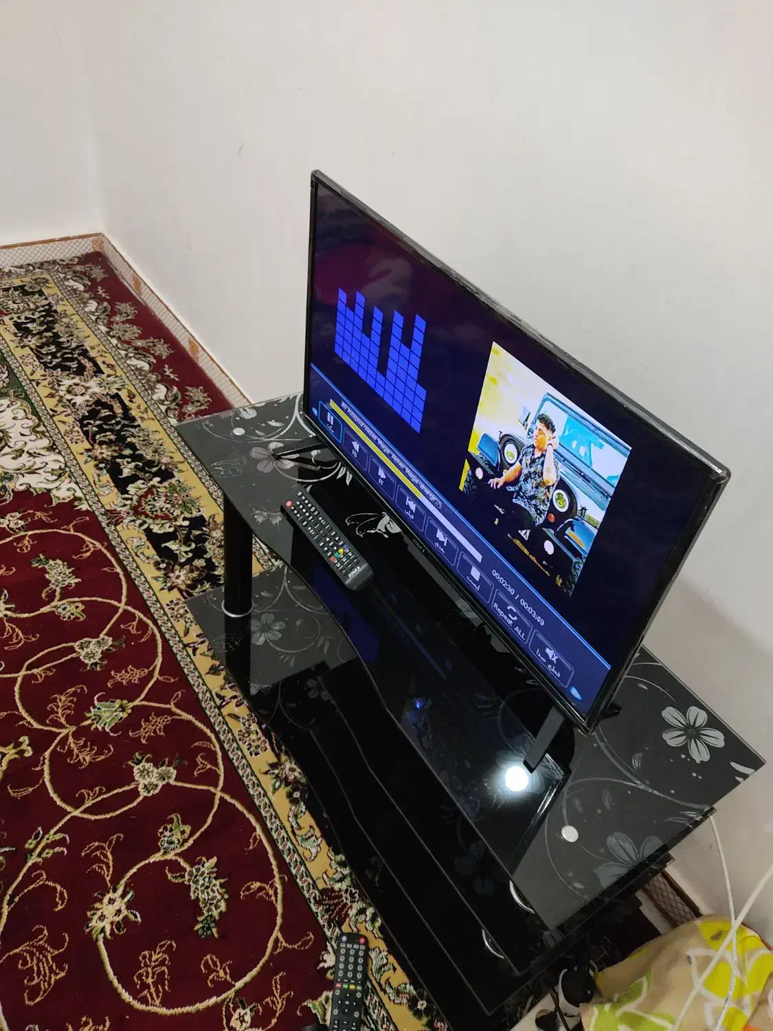 تلویزیون ال ای دی 32 اینچ استار ایکس با میزسکوریت|تلویزیون و پروژکتور|اندیمشک, |دیوار