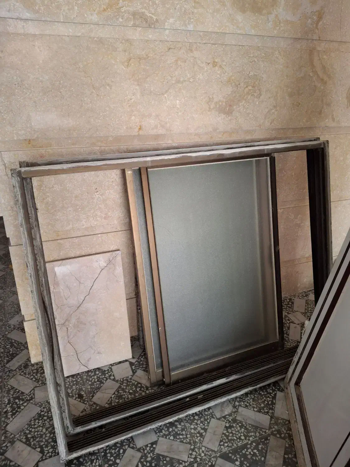 درب و پنجره آلومینیوم|مصالح و تجهیزات ساختمان|قائم‌شهر, |دیوار