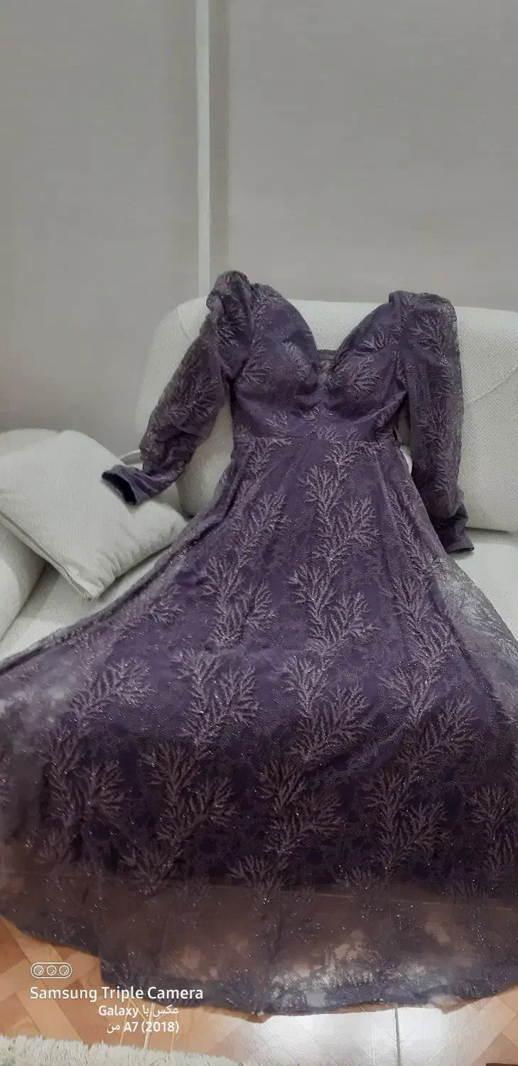 مجلسی حریر گیپور|لباس|لاهیجان, شهید آوینی|دیوار