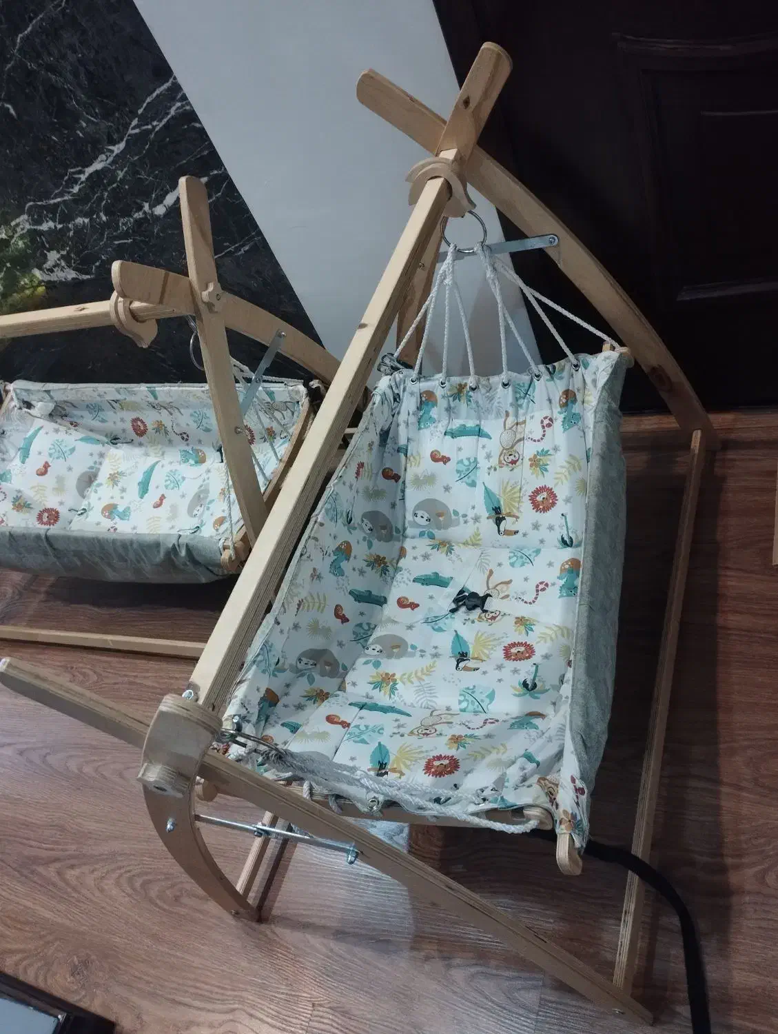 گهواره نوزاد|تخت و صندلی بچه|طرقبه, |دیوار