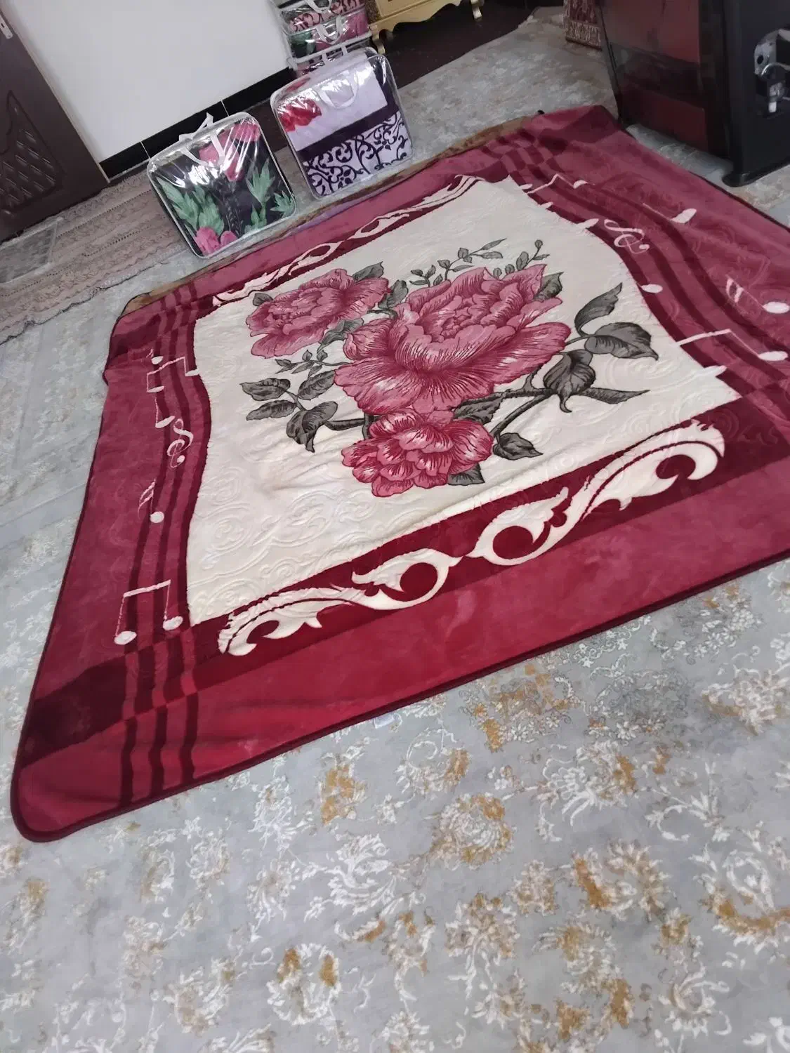 پتو گلبافت نرمینه اصل|رختخواب، بالش، پتو|میاندوآب, |دیوار