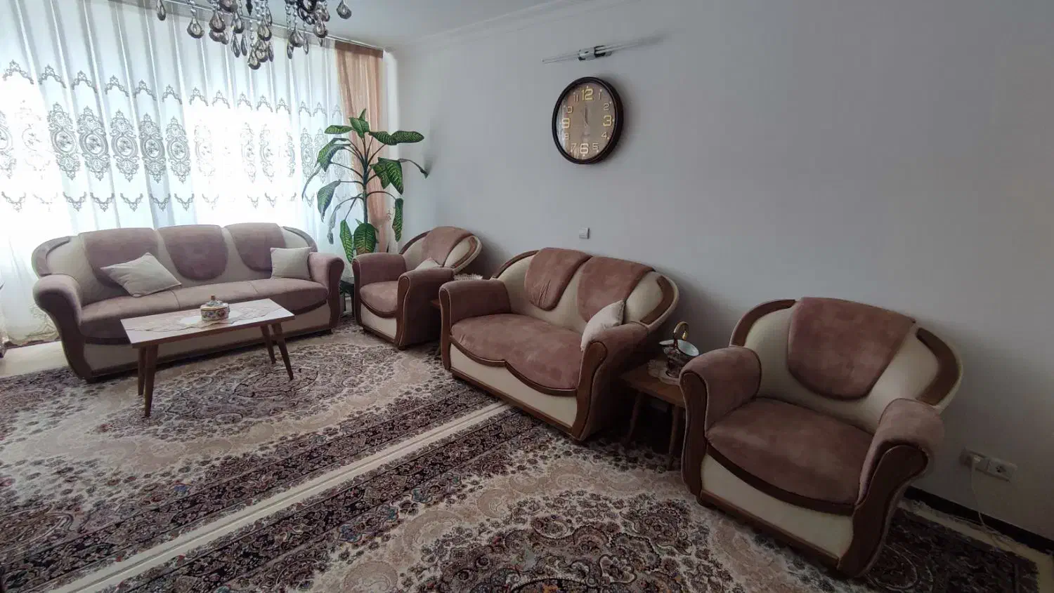 مبل راحتی در حد نو|مبلمان خانگی و میز عسلی|مهاجران, |دیوار