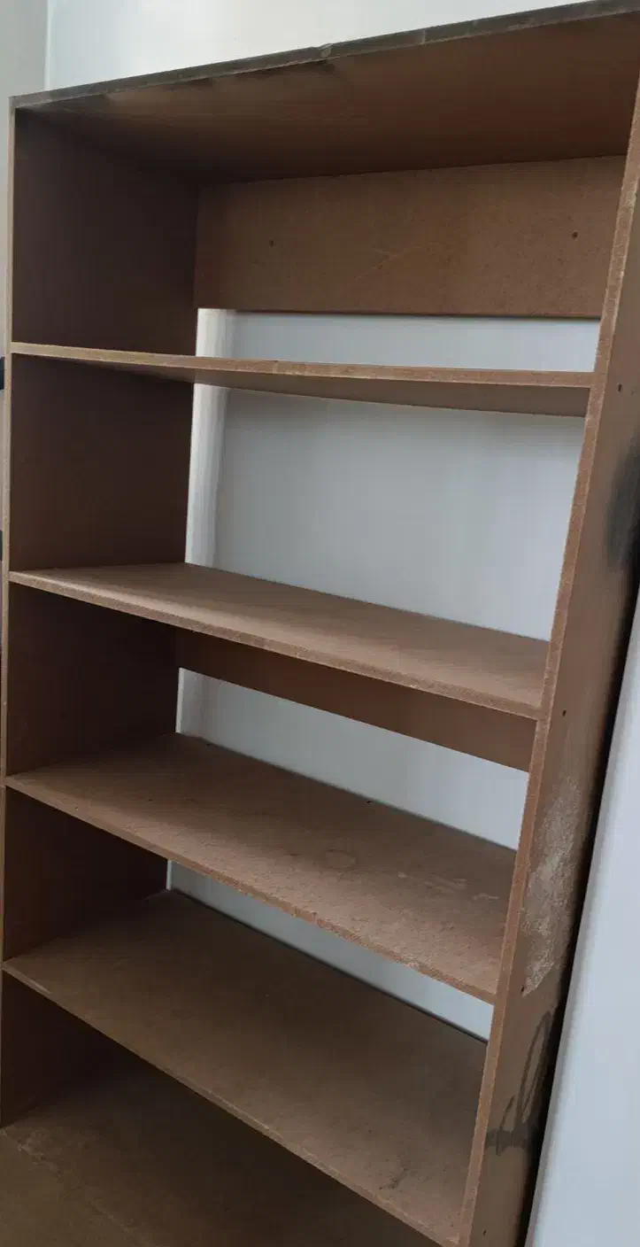 کتابخانه|کتابخانه، شلف، قفسه‌های دیواری|فولادشهر, فولادشهر|دیوار