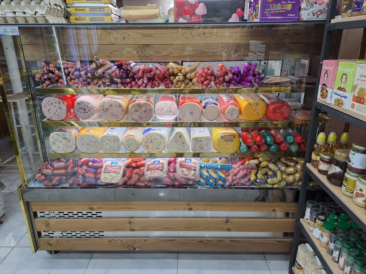 استخدام نیروی جوان در فروشگاه پروتئینی|استخدام بازاریابی و فروش|شاهین‌شهر, فردوسی|دیوار