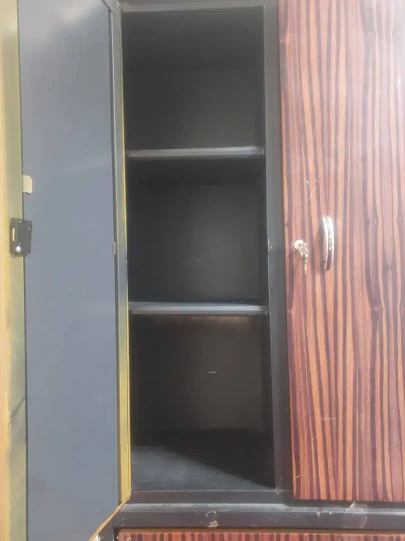 کمد لباسی|جاکفشی، کمد، دراور|فیروزآباد (فارس), |دیوار