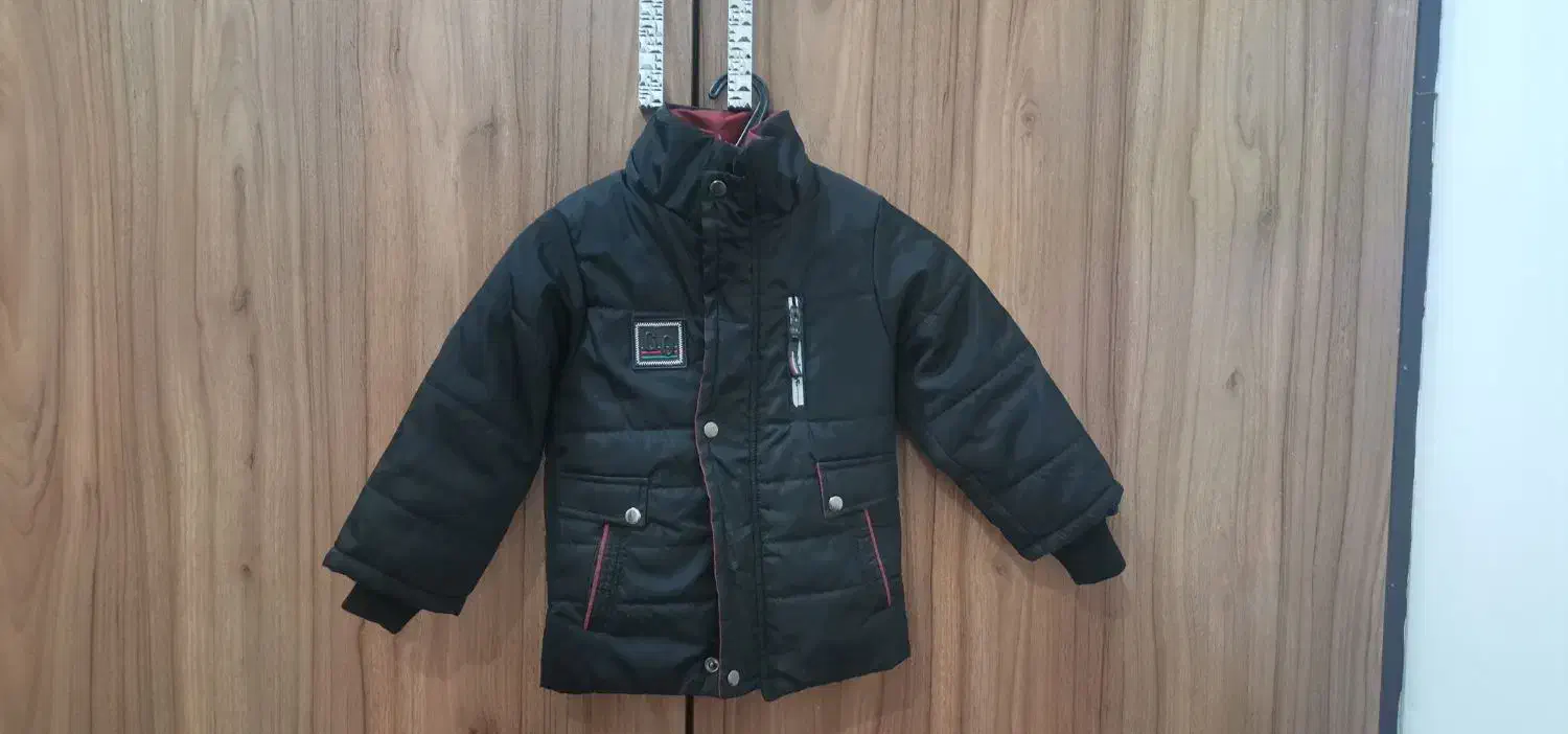 کاپشن|لباس|ازنا, |دیوار