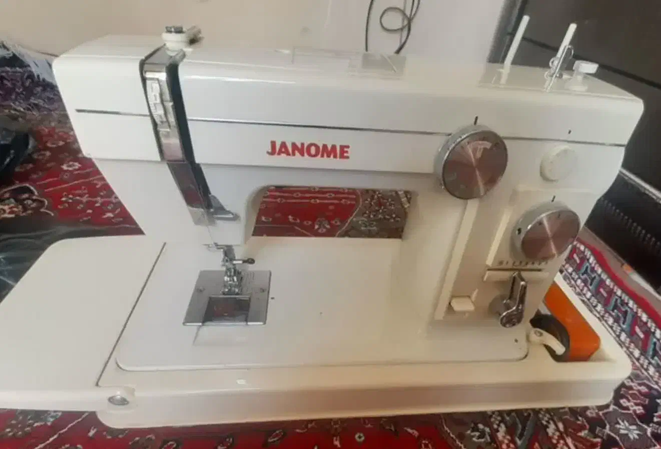 چرخ خیاطی ژانومه ۸۰۲|چرخ خیاطی و ریسندگی|چادگان, |دیوار