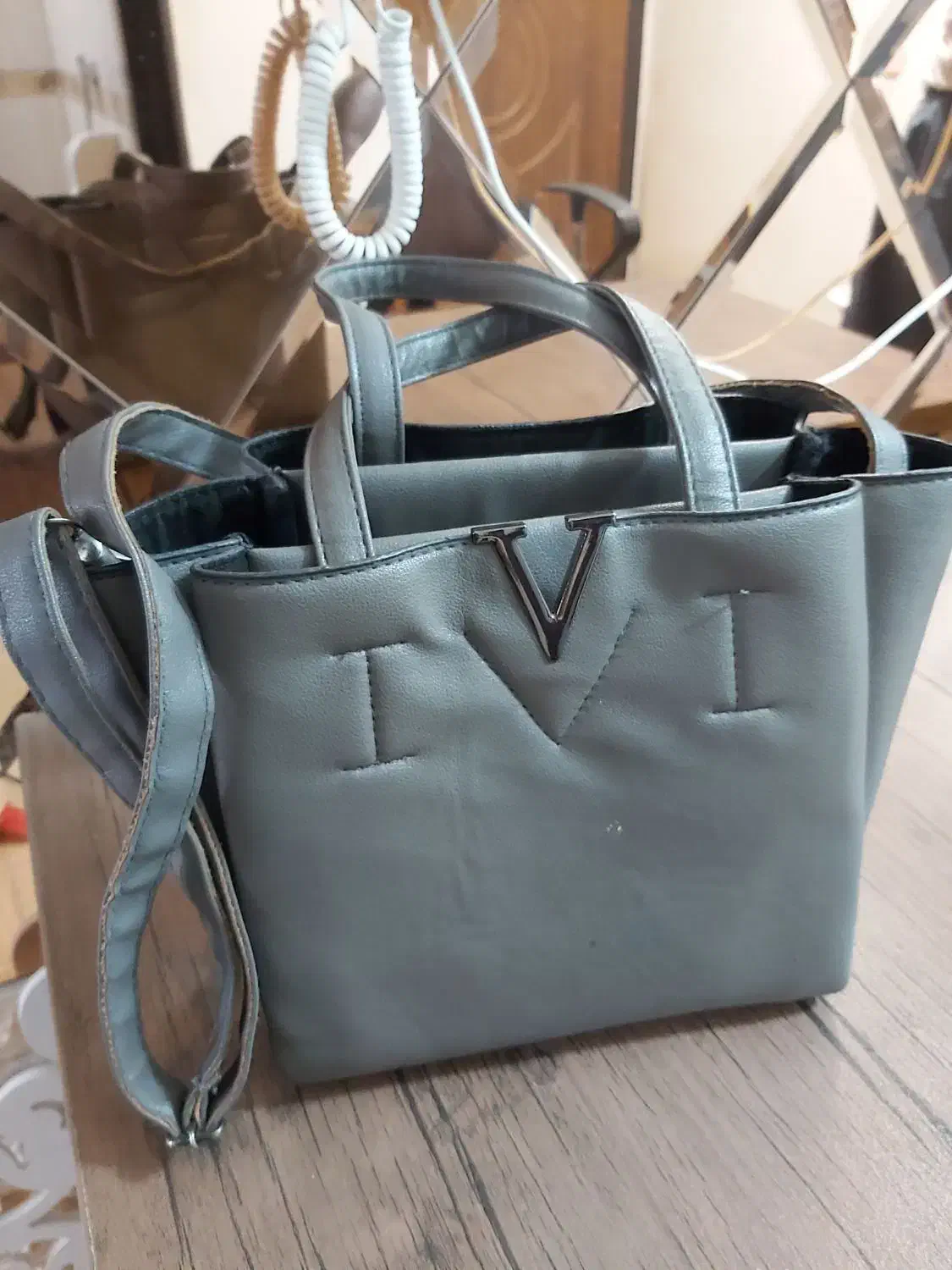 کیف دستی و دوشی زنانه و دخترانه|کیف، کفش، کمربند|رشت, فلسطین|دیوار