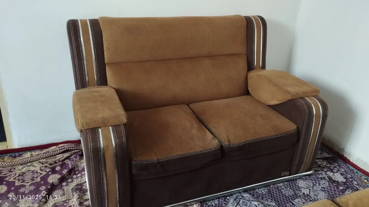 مبل در حد نو|مبلمان خانگی و میز عسلی|همدان, |دیوار