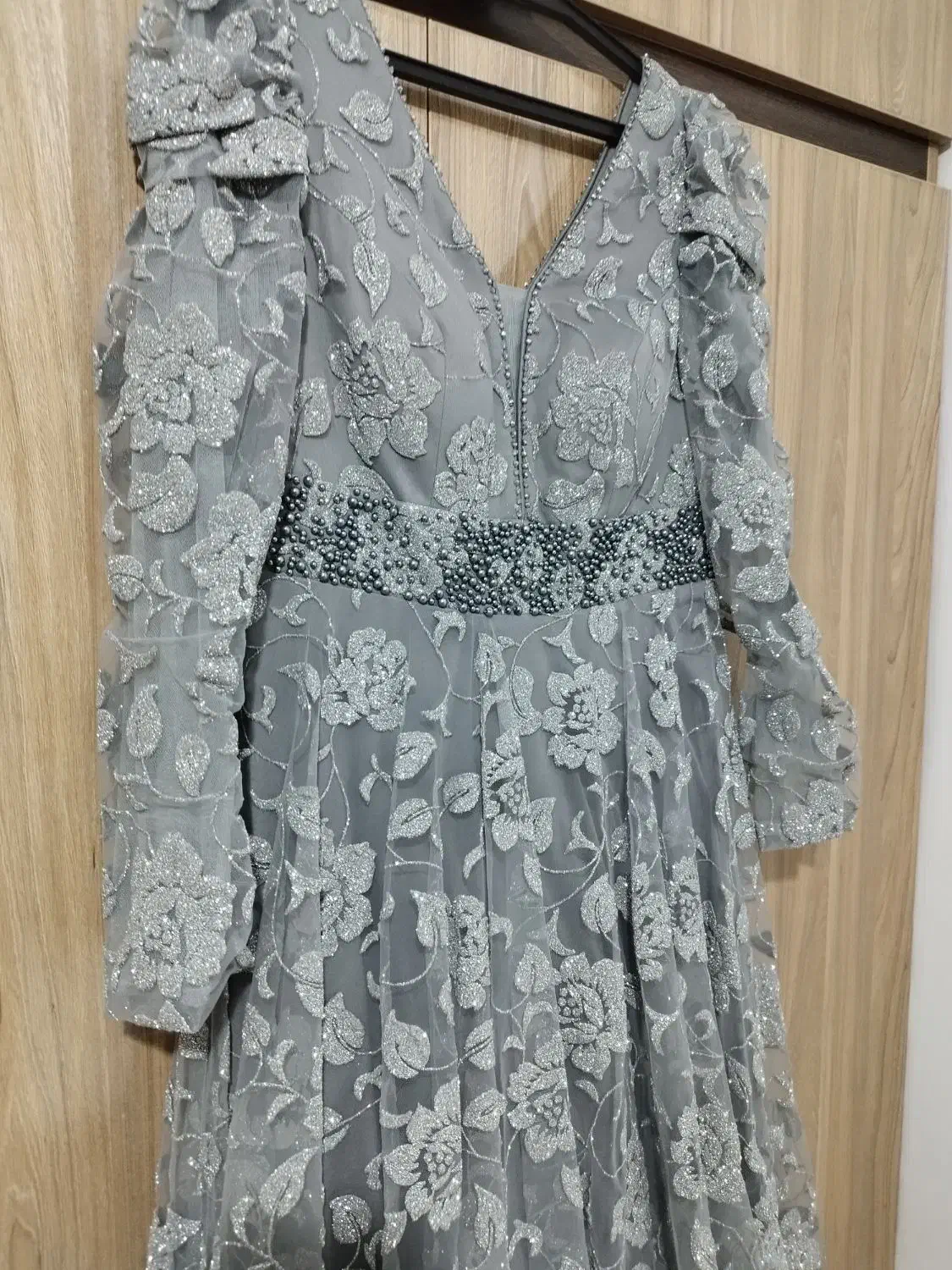 پیراهن مجلسی|لباس|شاهین‌شهر, طالقانی|دیوار