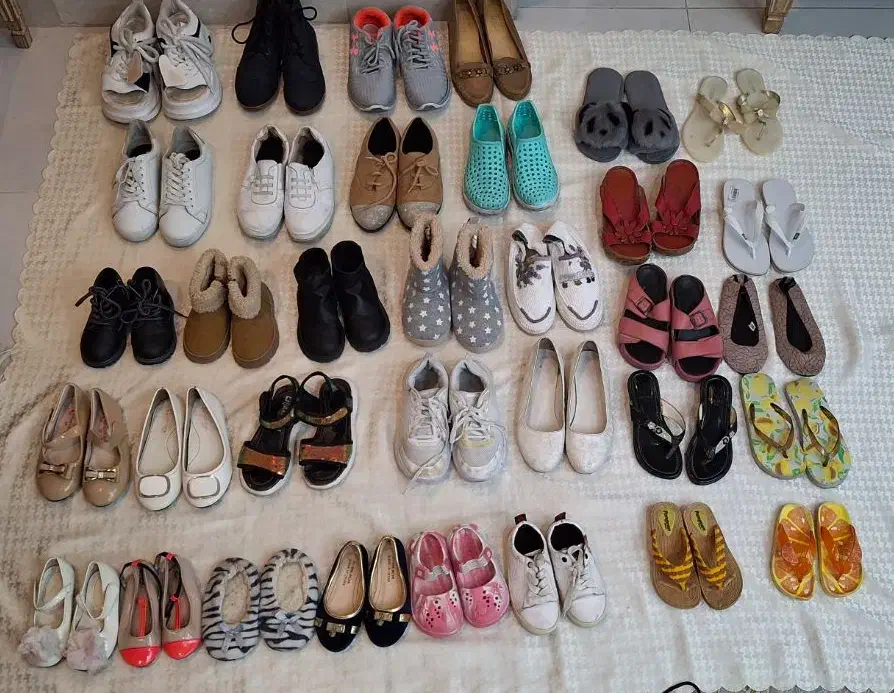 کفش کتونی صندل دمپایی بوت نیم بوت دخترانه و پسرانه|کیف، کفش، کمربند|ری, دولتآباد|دیوار