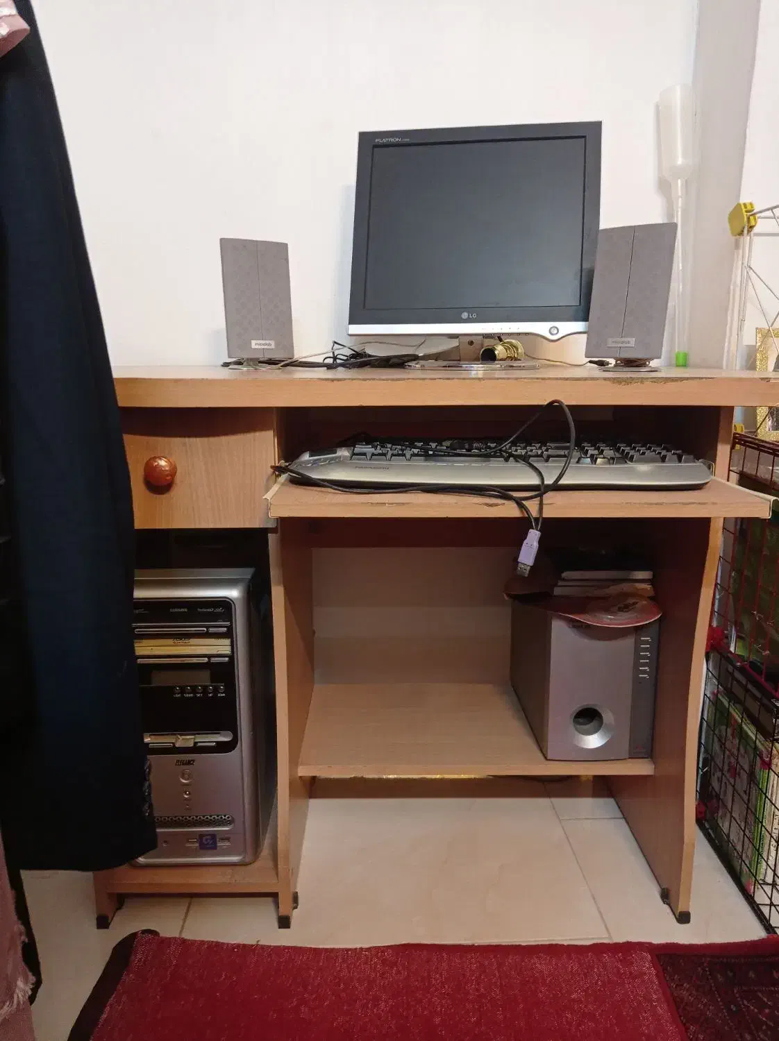 زیر قیمت بدلیل جابجایی|میز تحریر و کامپیوتر|گرگان, |دیوار