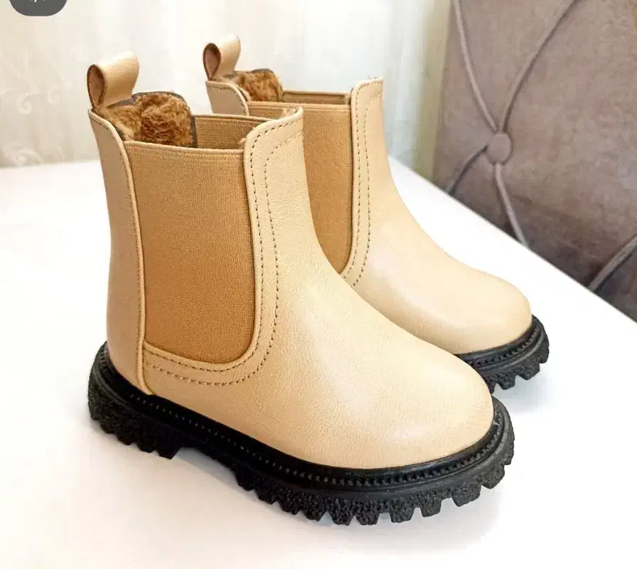 کفش های بچگانه.ب قیمت تولیدی با ارسال رایگان|کفش و لباس بچه|فیروزآباد (فارس), |دیوار