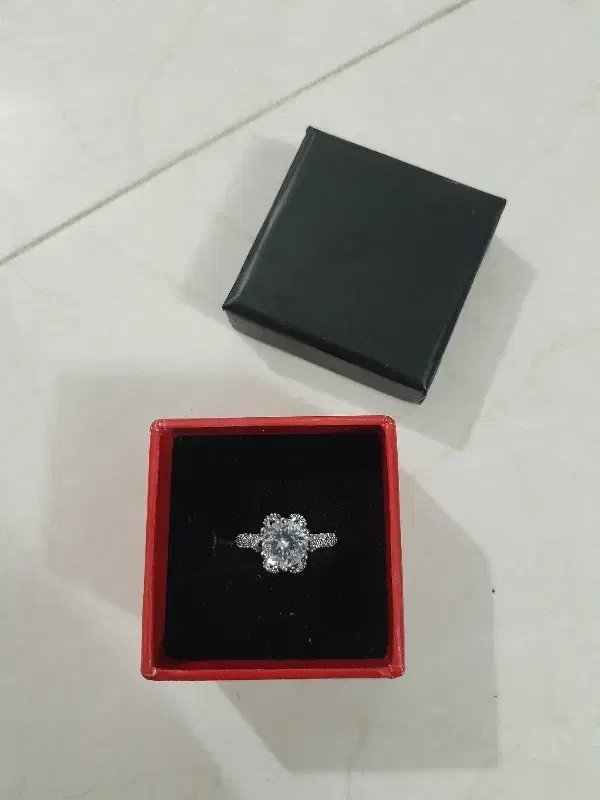 انگشتر رنگ ثابت نگین دار|بدلیجات|بروجرد, |دیوار