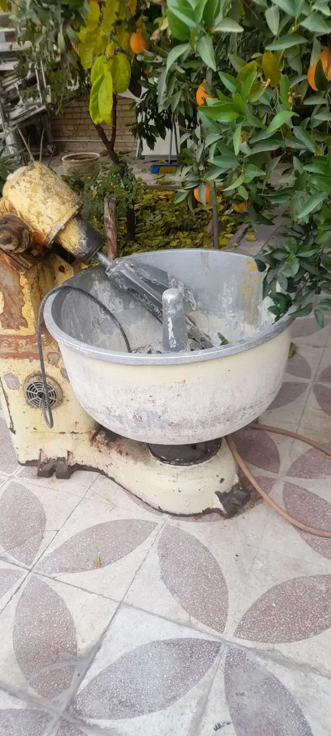 دستگاه نانوایی و پالت و میز قطعه کردن مرغ|ماشین‌آلات صنعتی|شیراز, تندگویان|دیوار