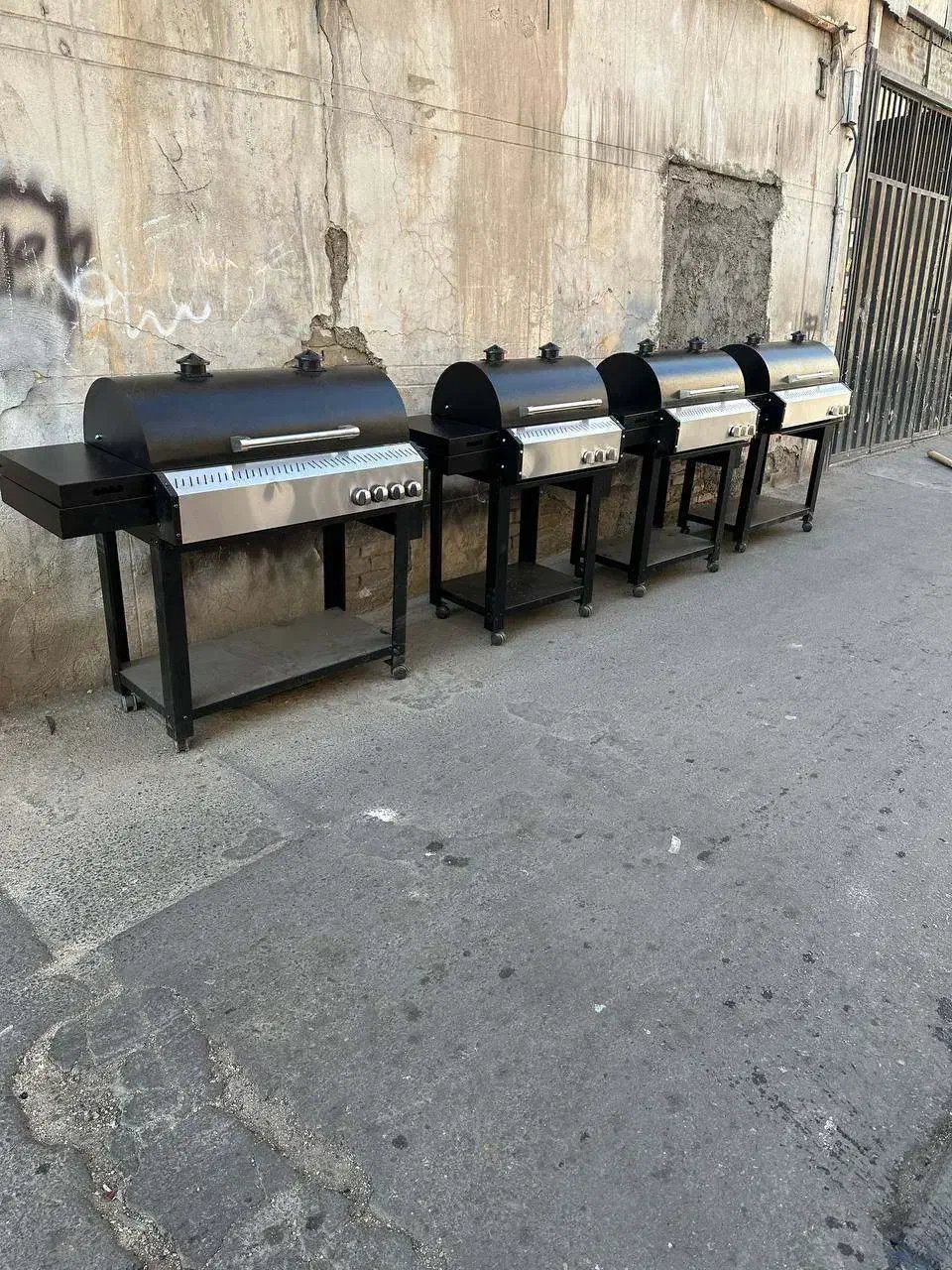 باربیکیو پلوپز کنار محفظه استیل کباب پز منقل تابشی|اجاق گاز و لوازم برقی پخت‌وپز|تهران, شوش|دیوار