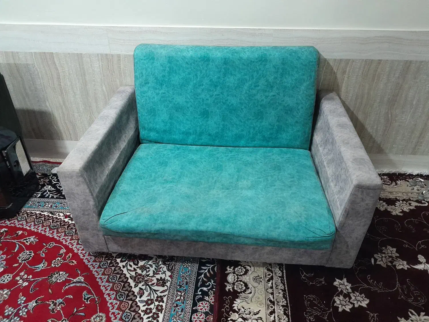 مبل تخت خواب شو یک نفره|مبلمان خانگی و میز عسلی|اصفهان, ارزنان|دیوار