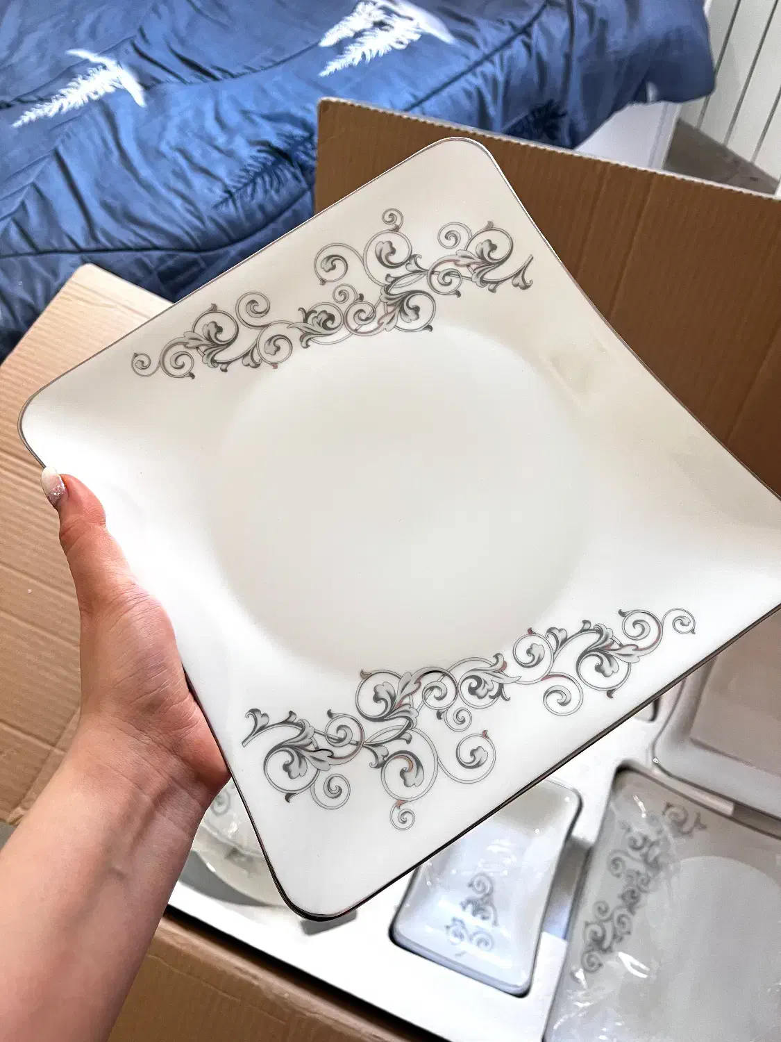 سرویس چینی ۹۰پارچه زرین|ظروف سرو و پذیرایی|گرگان, |دیوار