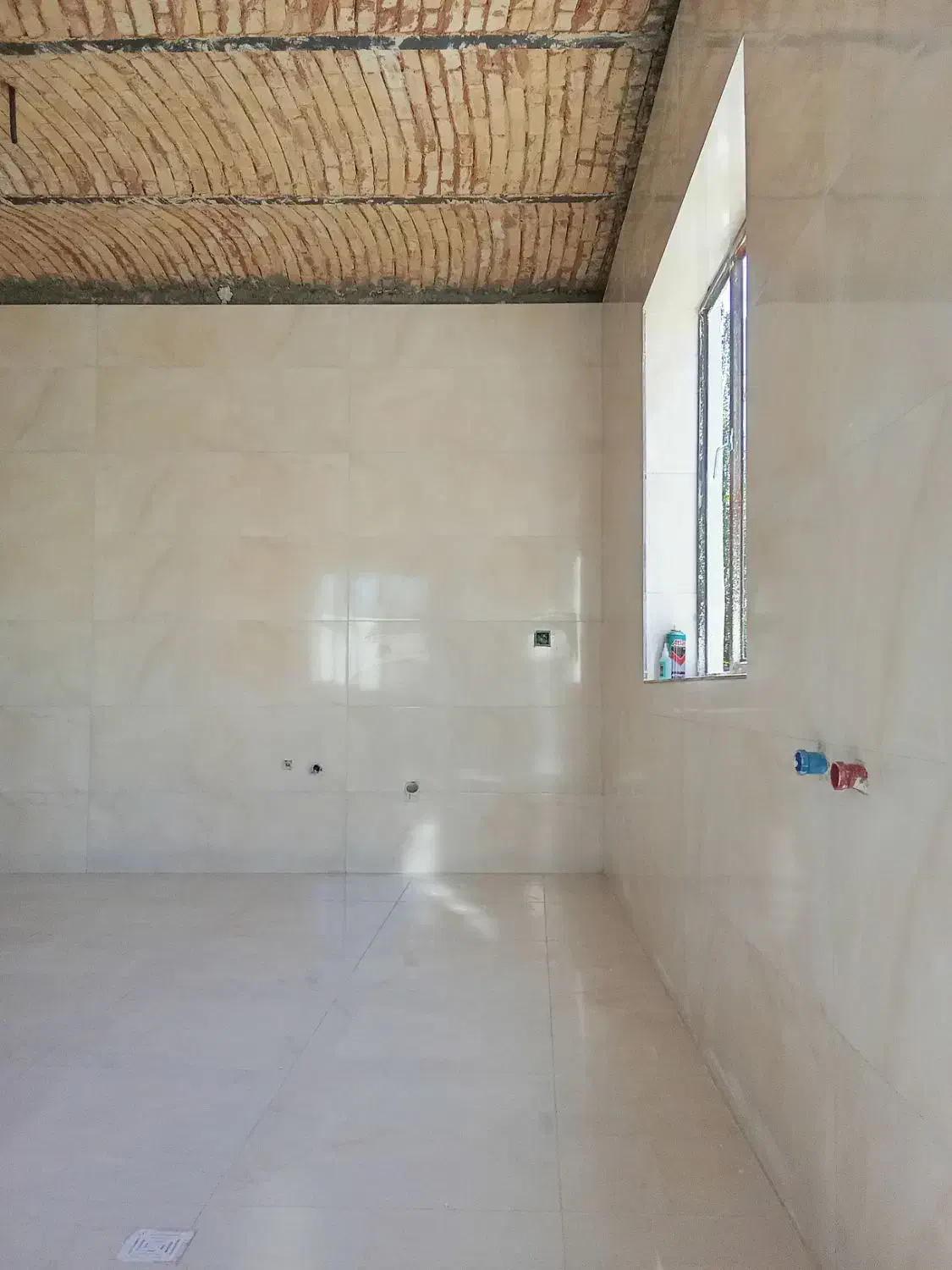 استای کاشی وسرامیک|خدمات پیشه و مهارت|میاندوآب, |دیوار