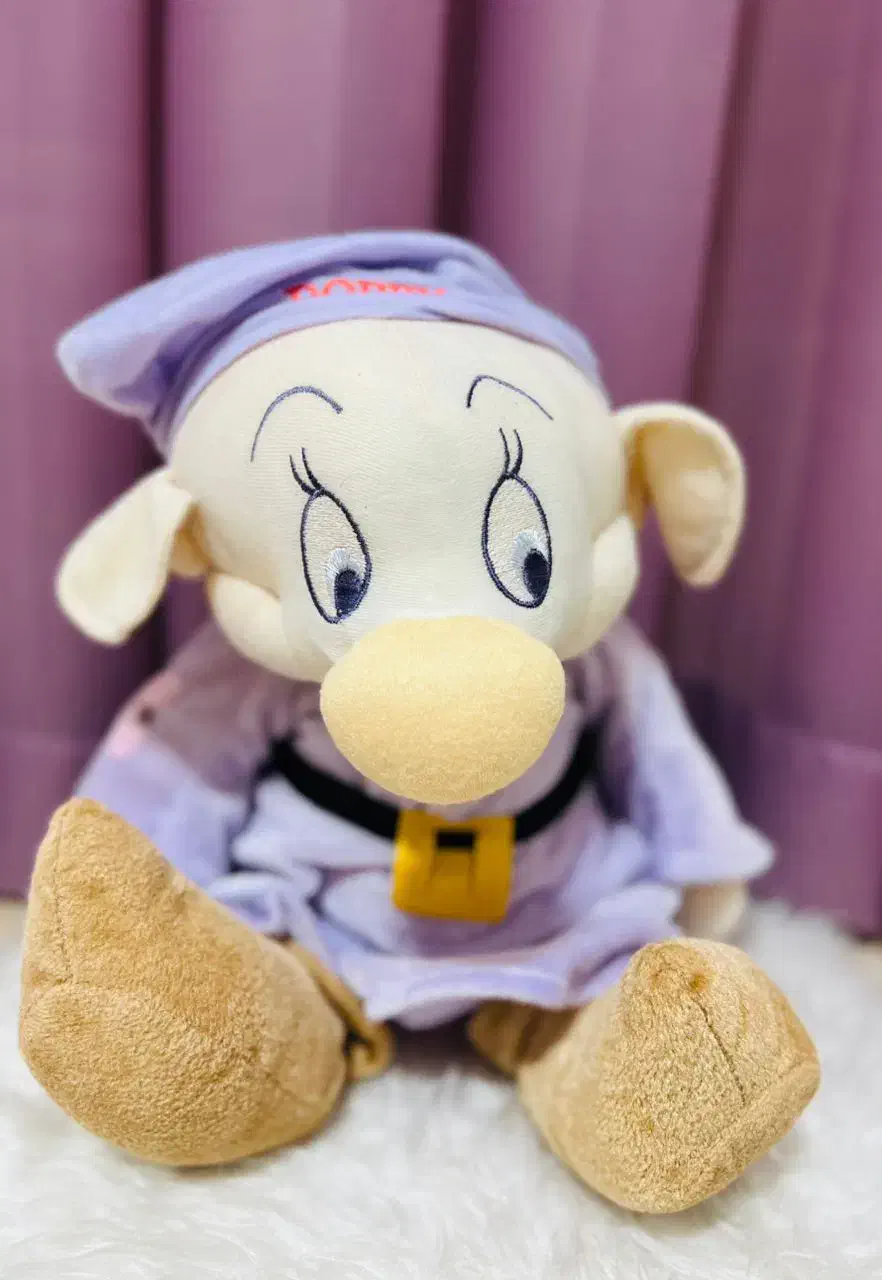 عروسک|اسباببازی بچه|جم, |دیوار