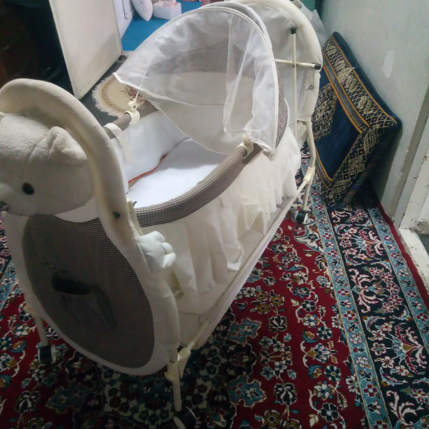 گهواره نوزاد|تخت و صندلی بچه|رودسر, |دیوار