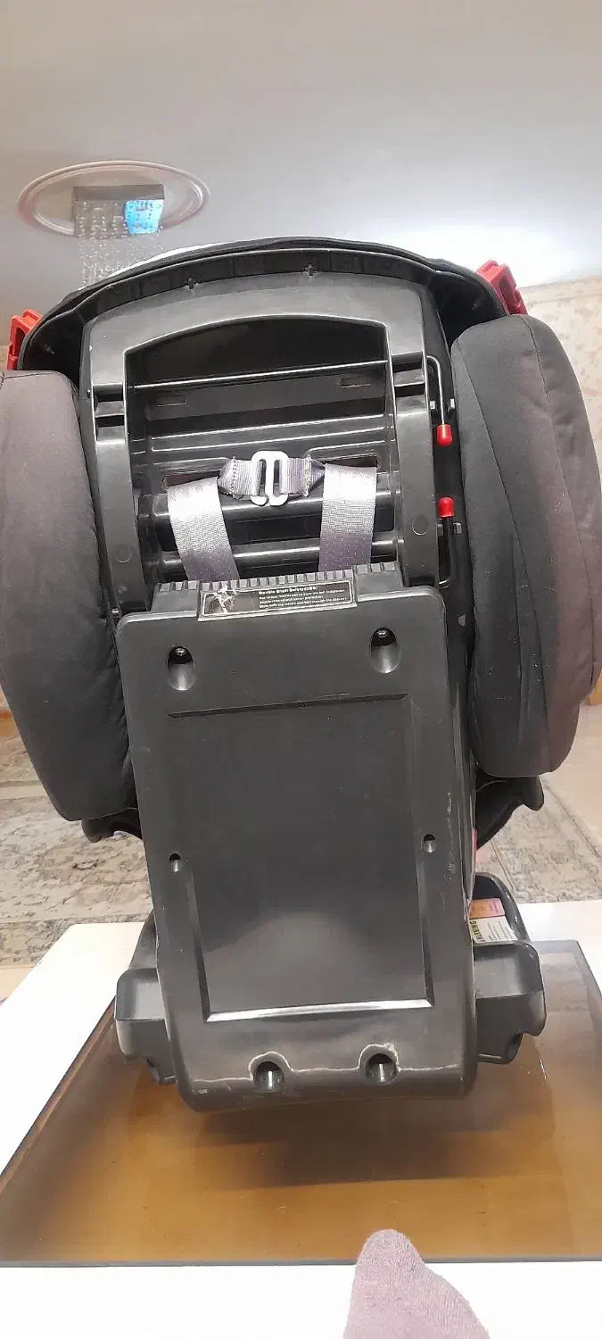 صندلی ماشین کودک درحد نو|تخت و صندلی بچه|هشتگرد, فاز ۲ مهستان|دیوار