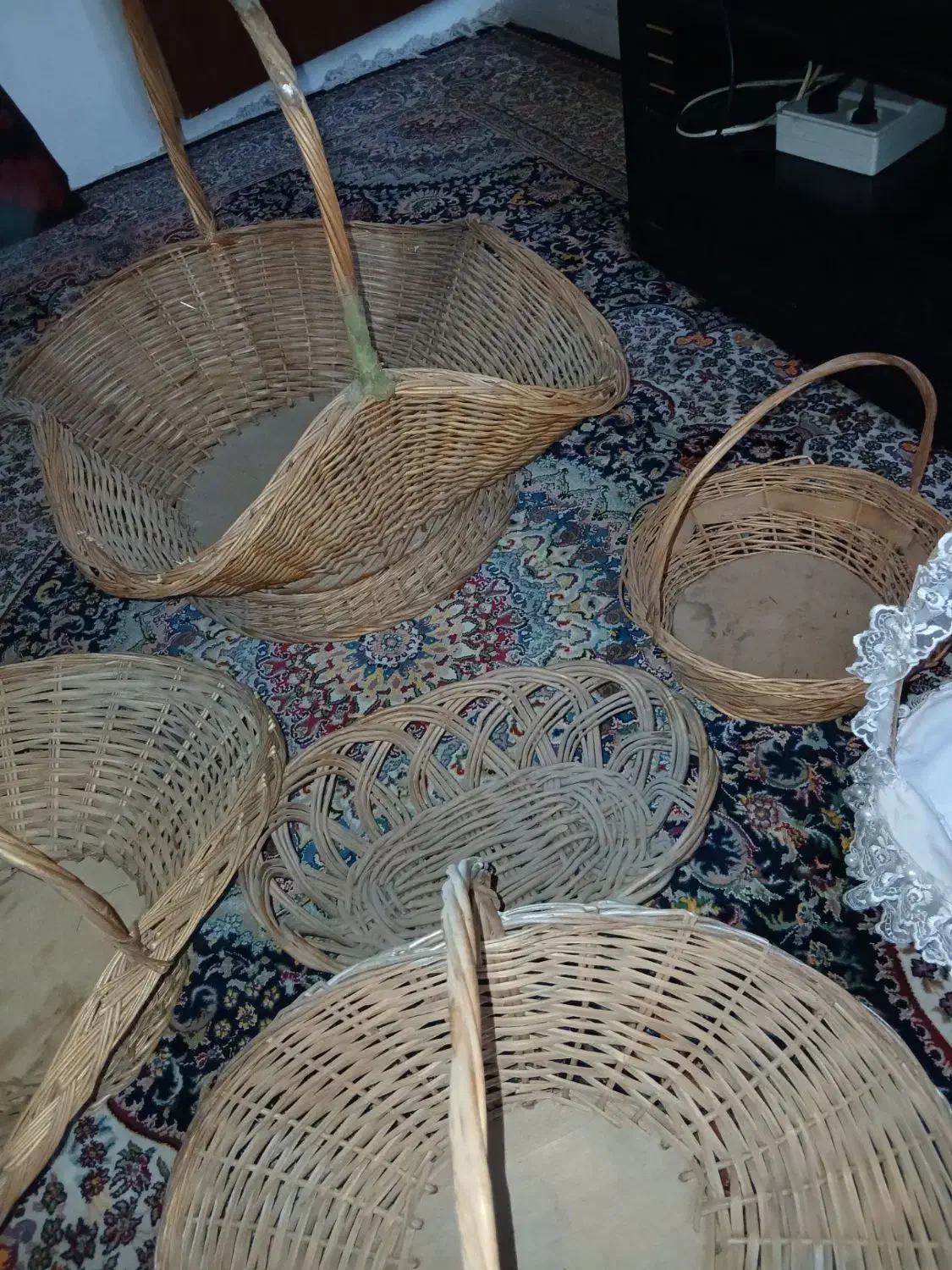 تعدادی سبدچوبی حصیری گاری چوبی|صنایع دستی و سایر لوازم تزئینی|مشهد, ثامن|دیوار