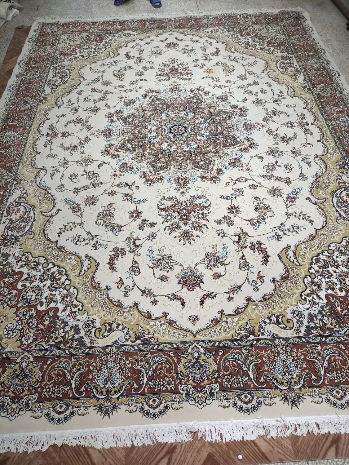 فرش ۵۰۰ شانه|فرش|کاشان, پارک لاله|دیوار