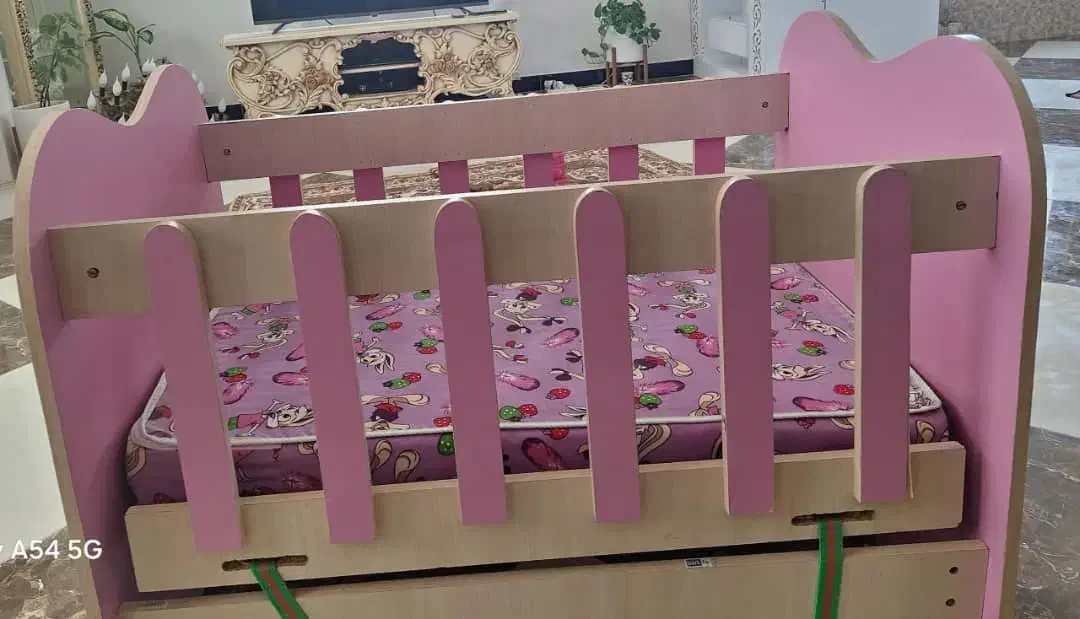 تخت گهواره ای کودک|تخت و صندلی بچه|مریوان, |دیوار