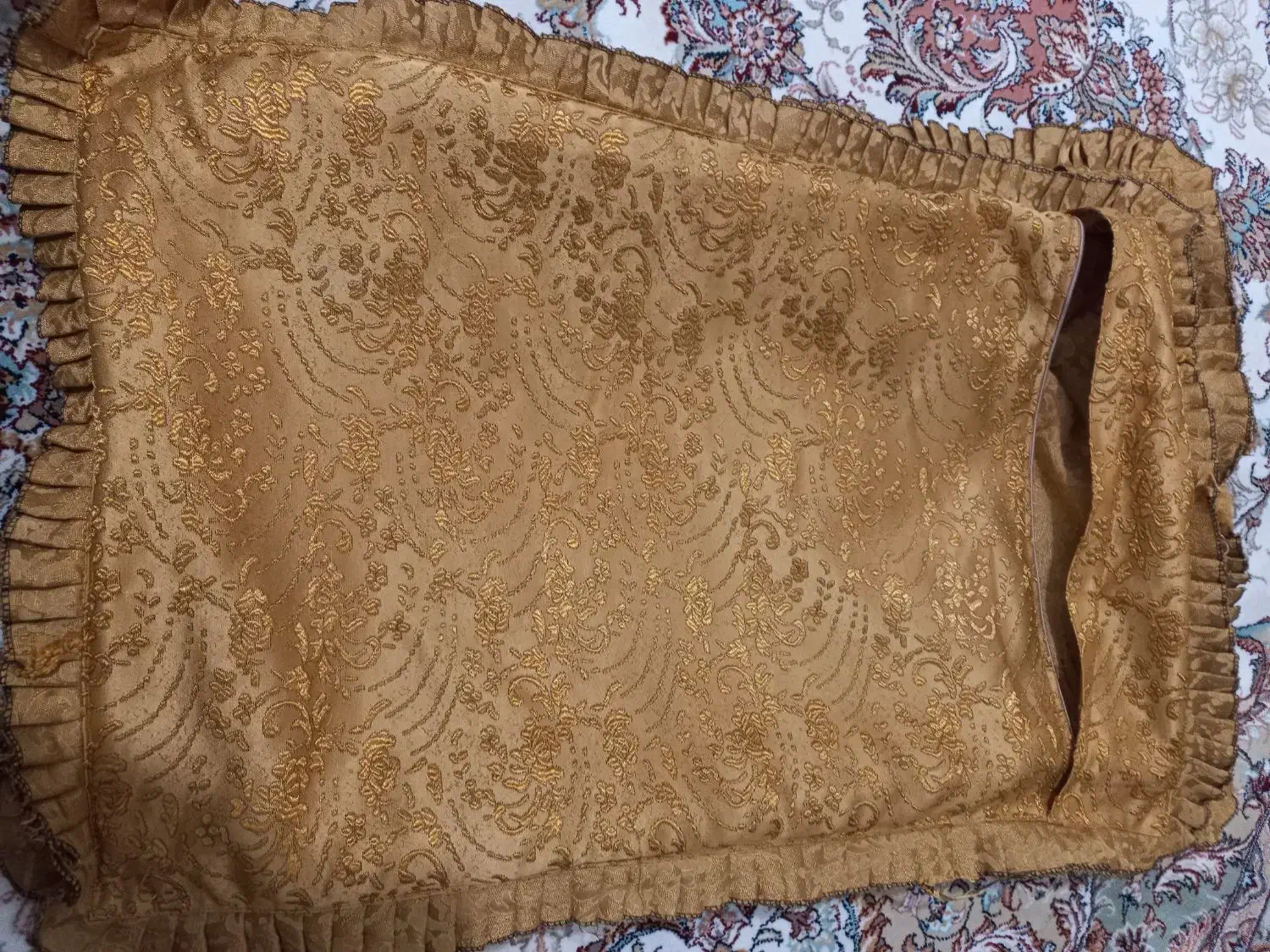 رو بالشتی|رختخواب، بالش، پتو|سنندج, |دیوار