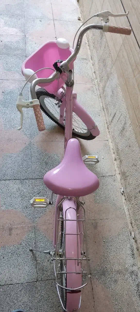 دوچرخه ۱۶|دوچرخه، اسکیت، اسکوتر|صدرا-فارس, فاز ۱|دیوار