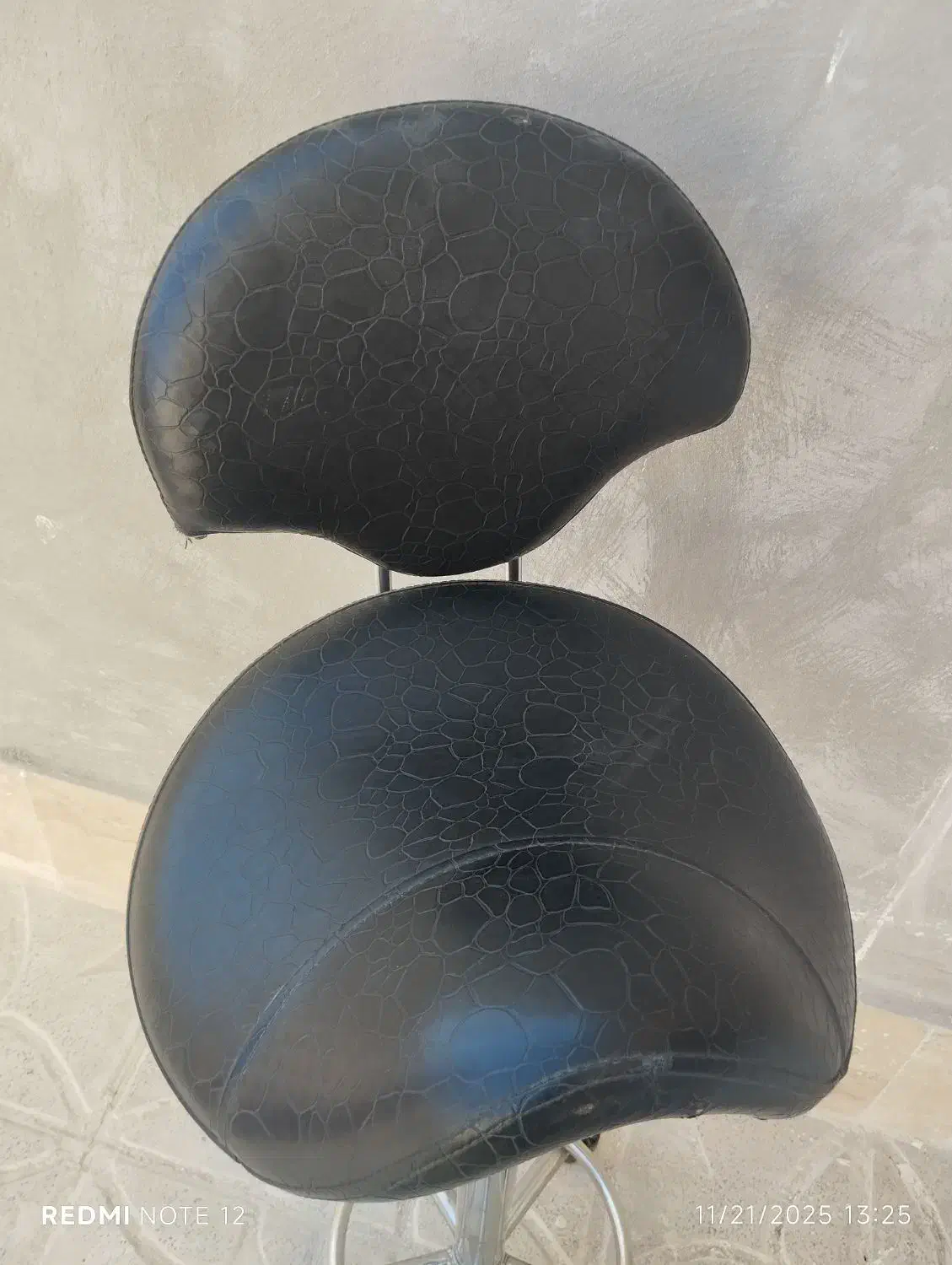 صندلی|صندلی و نیمکت|تربت جام, بیست متری منبع آب|دیوار