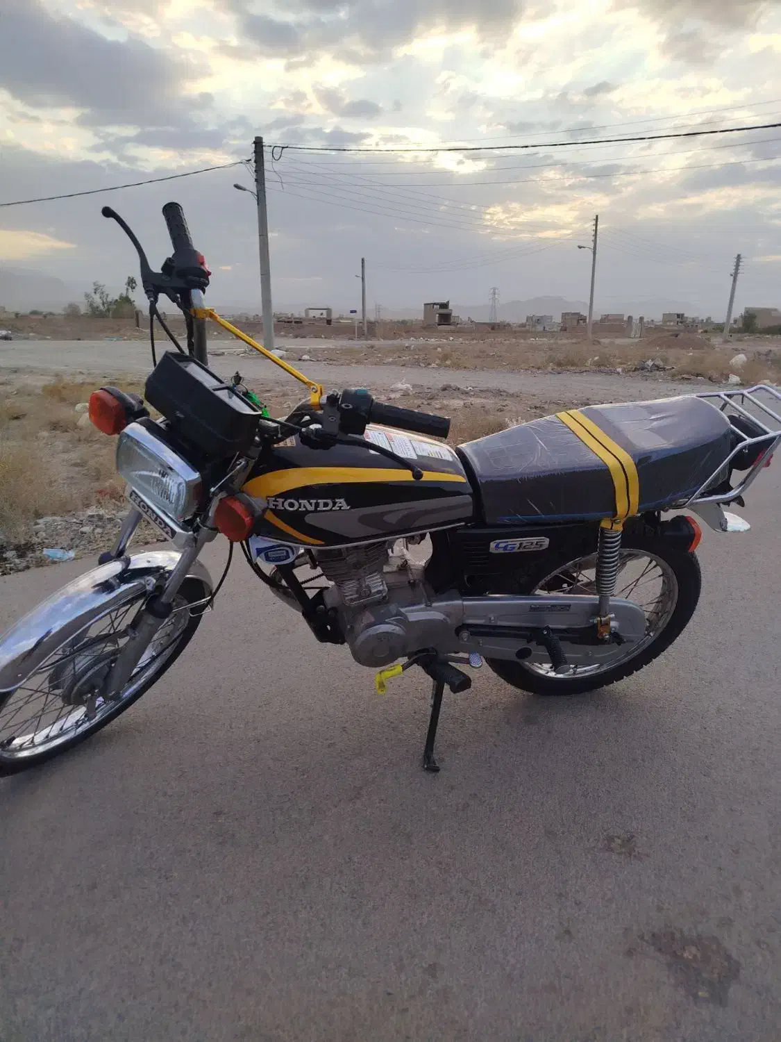 هندا ۱۲۵ قدیمی|موتورسیکلت|کاشان, فاز ۲ ناجی آباد|دیوار