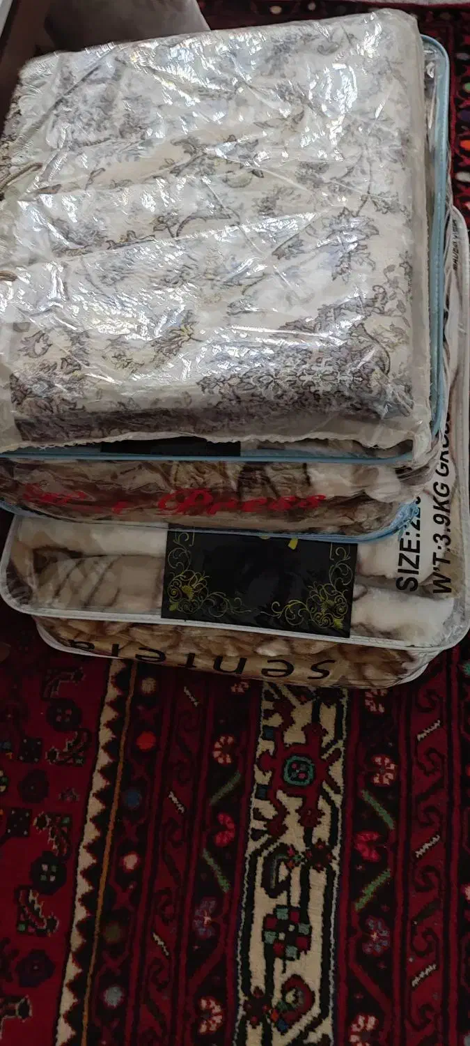 پتو گلبافت خارجی  آکبند بفروش گذاشتم|رختخواب، بالش، پتو|کرج, گلشهر|دیوار