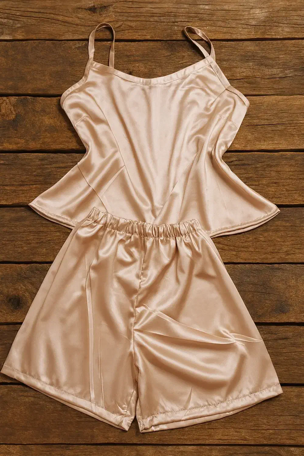 تاپ وشلوارک|لباس|پاوه, |دیوار