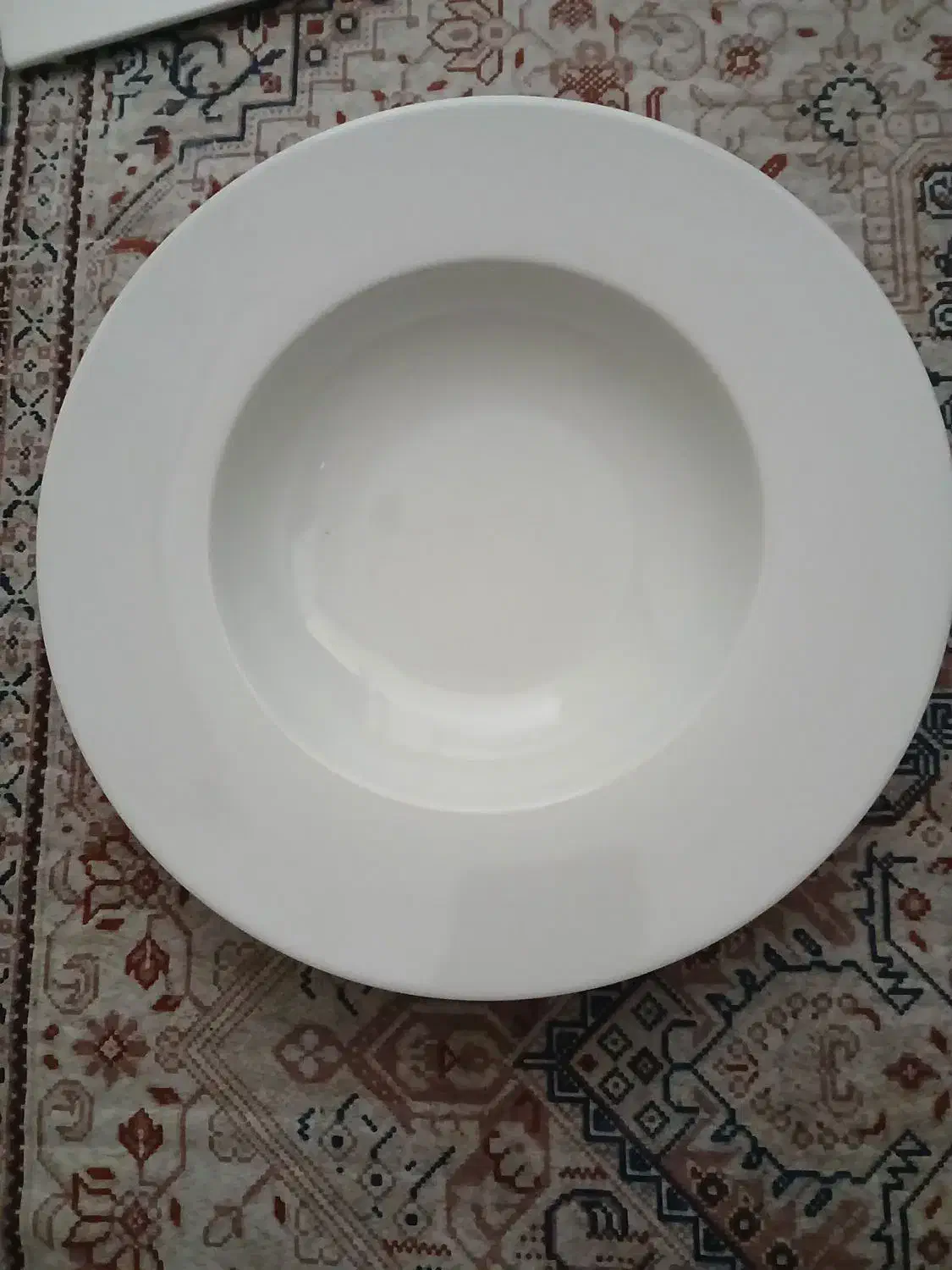 بشقاب چینی|ظروف سرو و پذیرایی|شیراز, سینما سعدی|دیوار