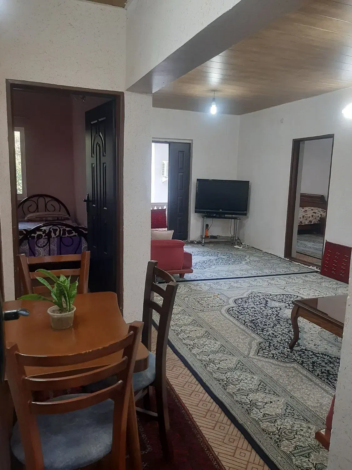 اجاره ویلا شیک و تر تمییز در مرکز شهر رامسر|اجارهٔ کوتاه‌مدت ویلا و باغ|رامسر, |دیوار